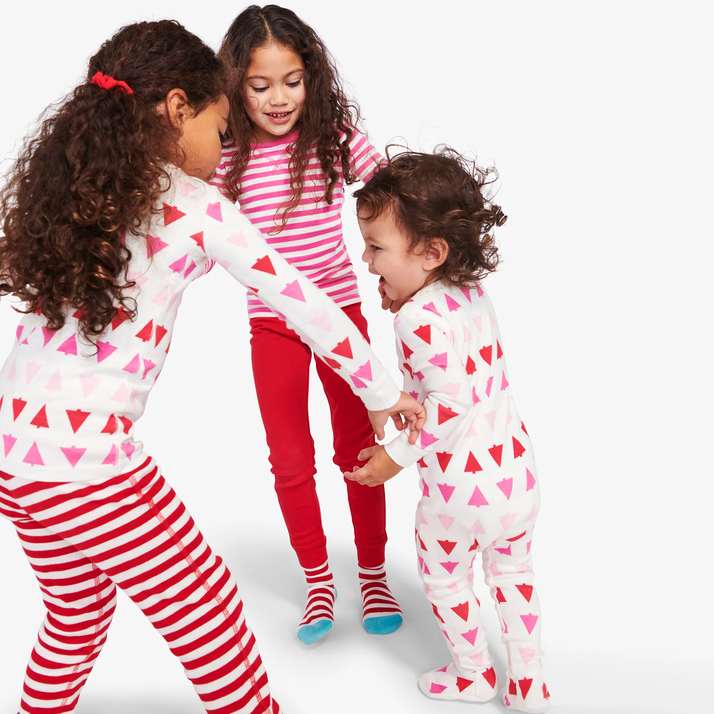 11757-baby-organic-zip-footie-in-candy-trees-1.webp