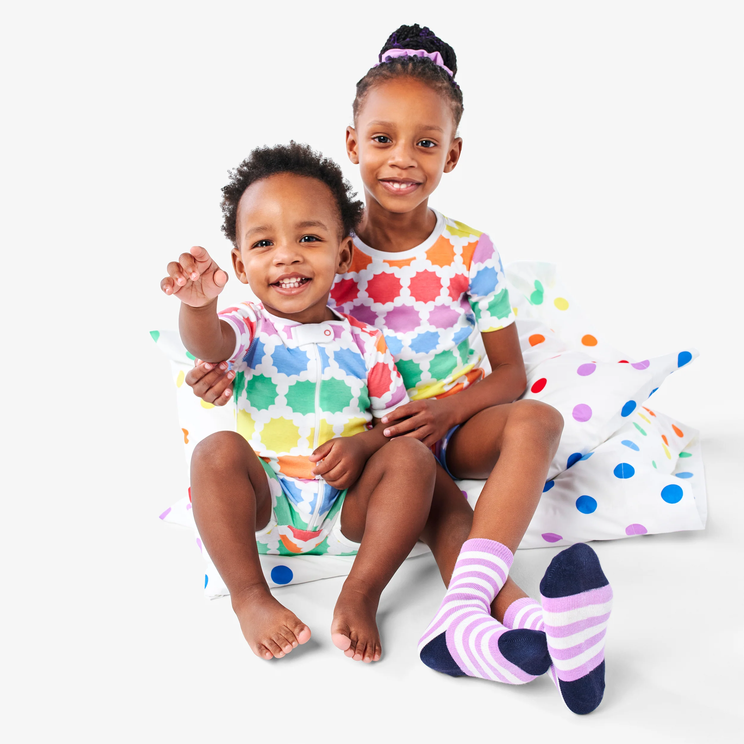 15451-kids-organic-short-sleeve-pj-top-in-sunburst-rainbow-1.webp