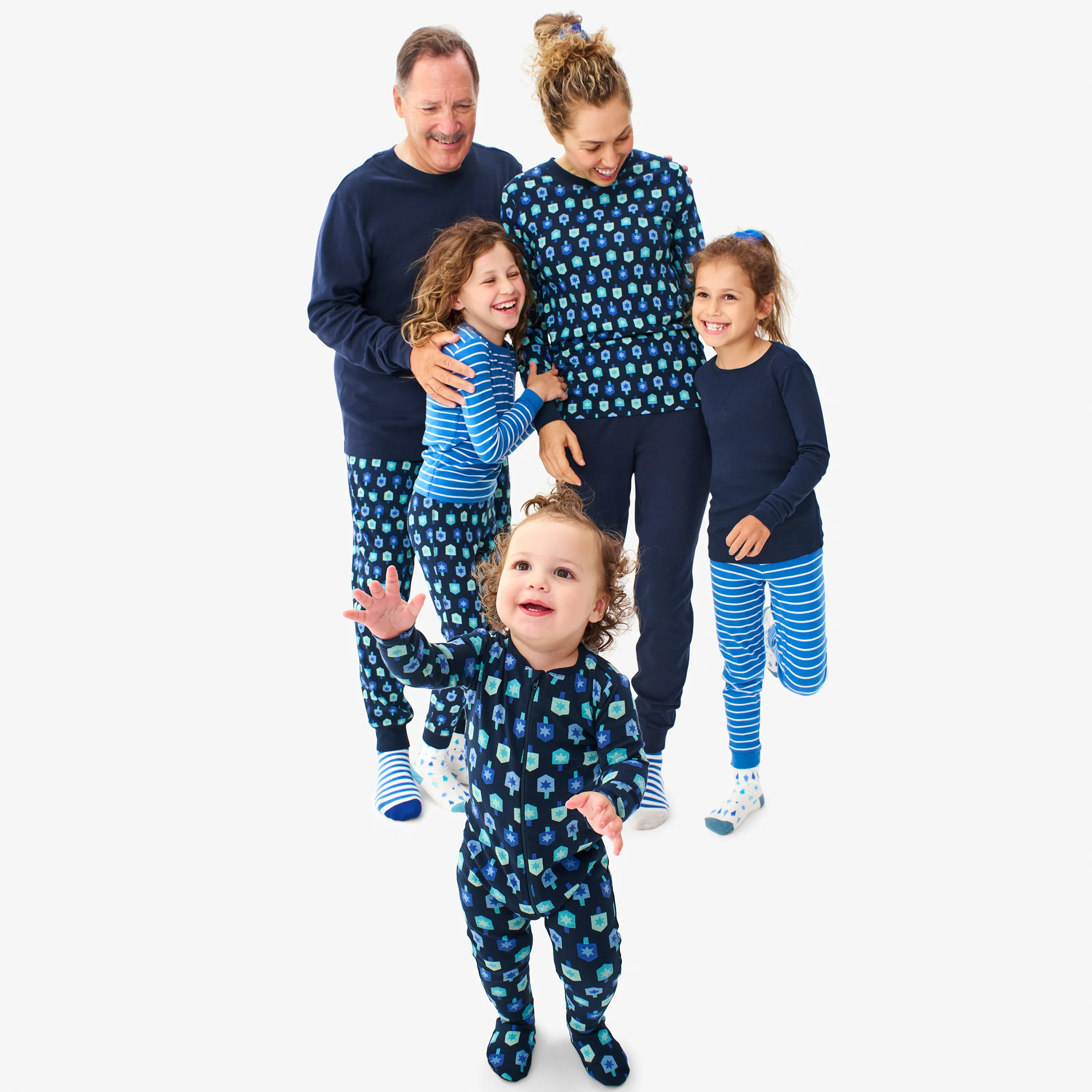 18433-baby-organic-zip-footie-in-spinning-dreidels-1.webp