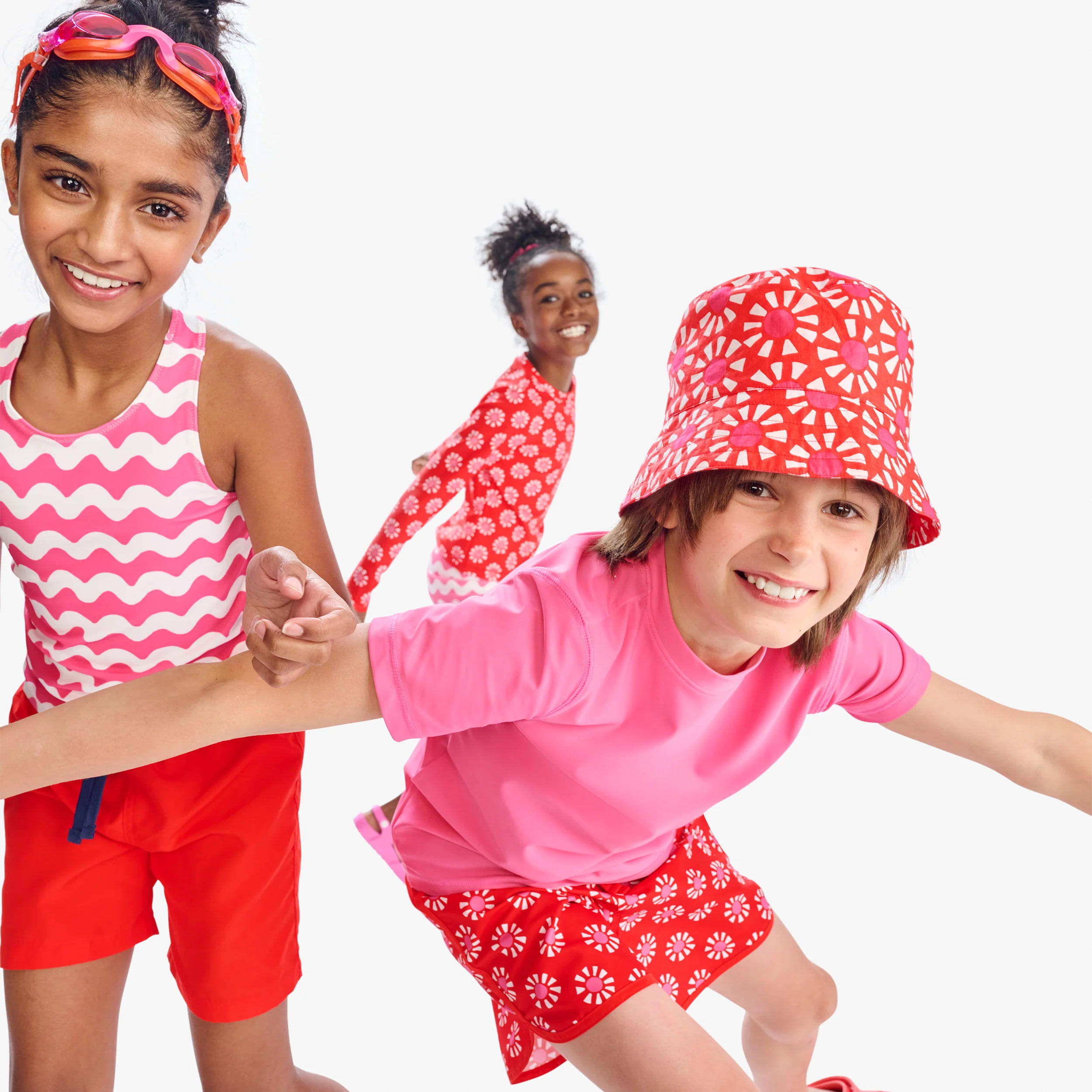 20124-kids-bucket-hat-in-cutout-suns-1.webp